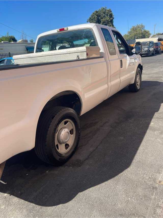 Chevrolet Silverado 1500 Image 3